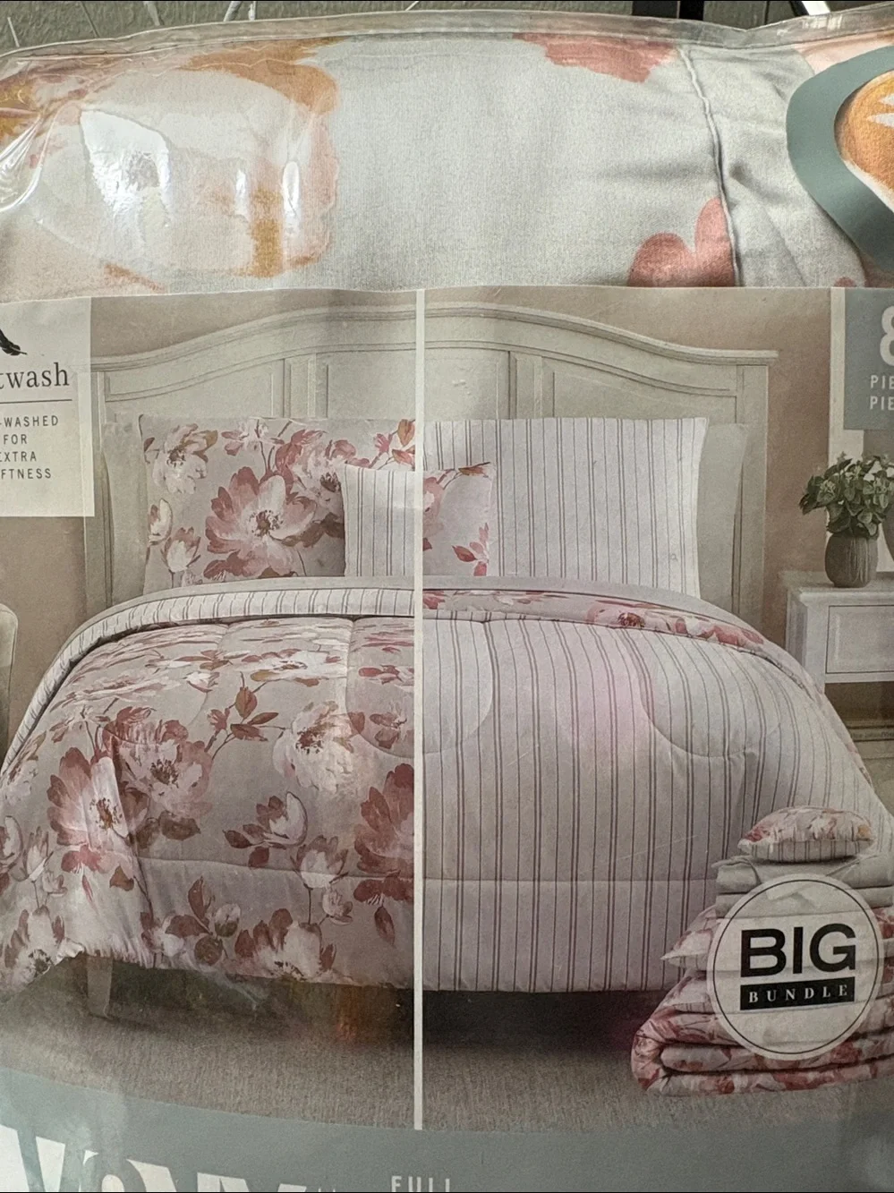 VCNY Reversible Floral & white FULL SIZE BED SET in a bag.